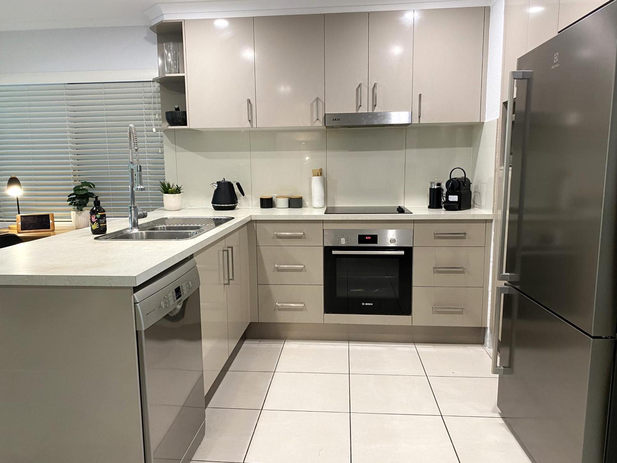 Lychee Tree Holiday Apartments Port Douglas Ruang foto